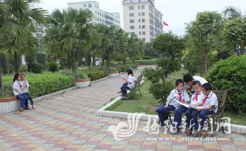 浸润学生心灵 普宁育才学校诗歌教育别样精彩